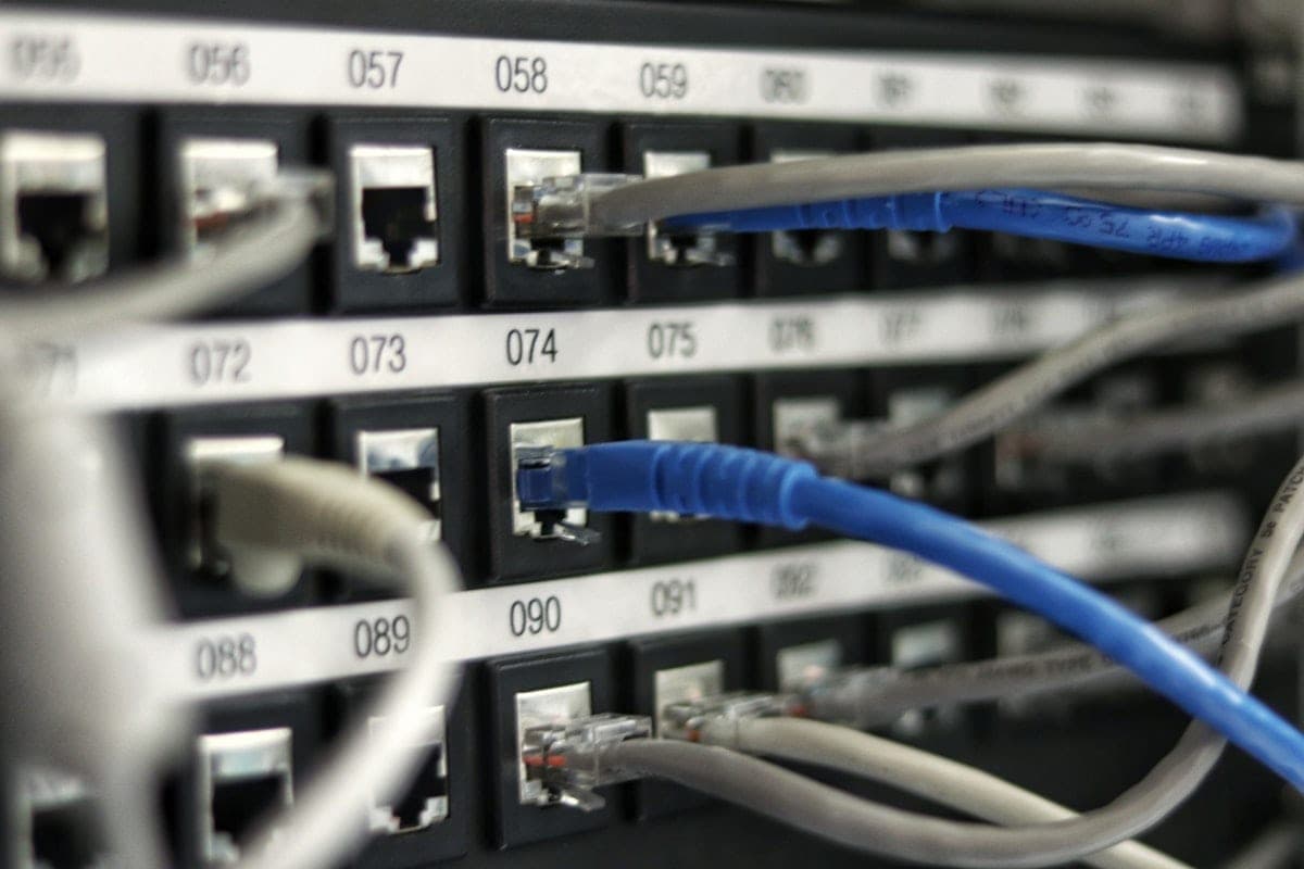 Sunucu rack montajı